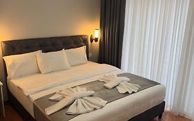 Galley Port Hotel
